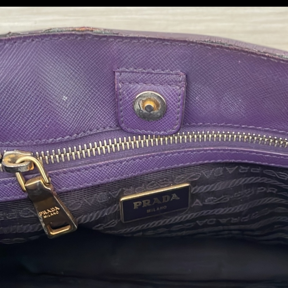 😁😁GIFTED😁😁 Designer PRADA SAFFIANO Leather Lux Tote - Picture 13 of 13